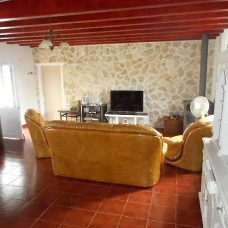 House Cesaredas Holiday home